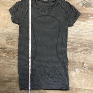Lulu Lemon short sleep black and white stripe top